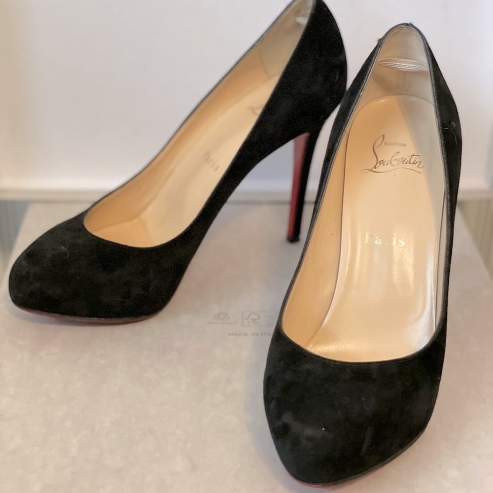 Like new Christian Louboutin Rolando in Black Suede size 37.5